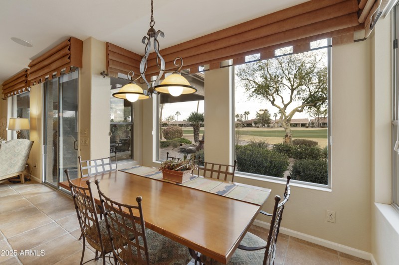 Kitchen eating area
