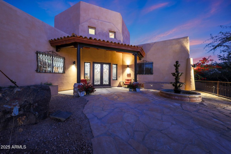 BEAUTIFUL CUSTOM FRONT DOOR