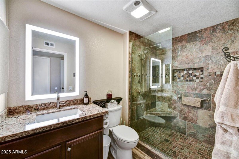 Primary Bath En-Suite