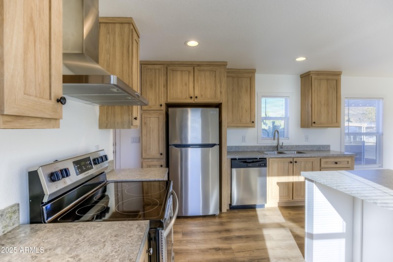 14 Kitchen photo d