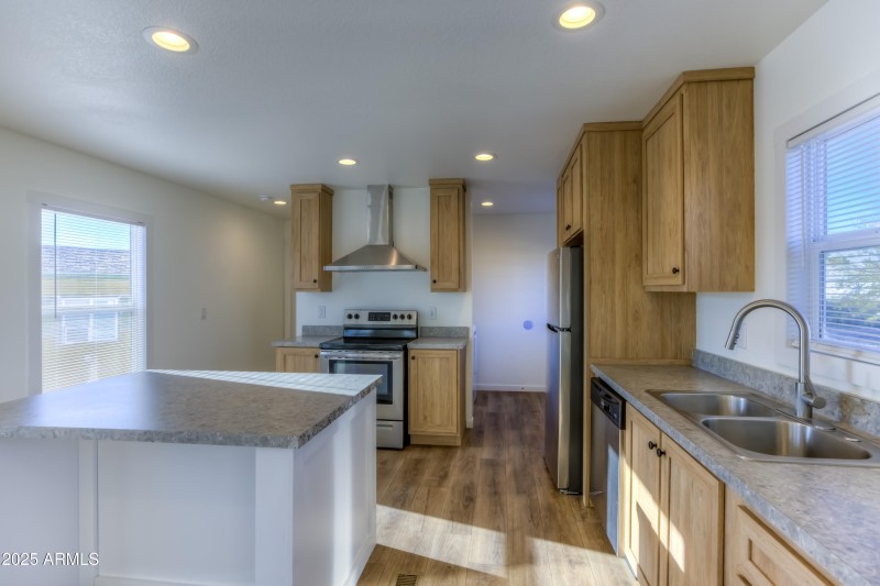 12 Kitchen photo b
