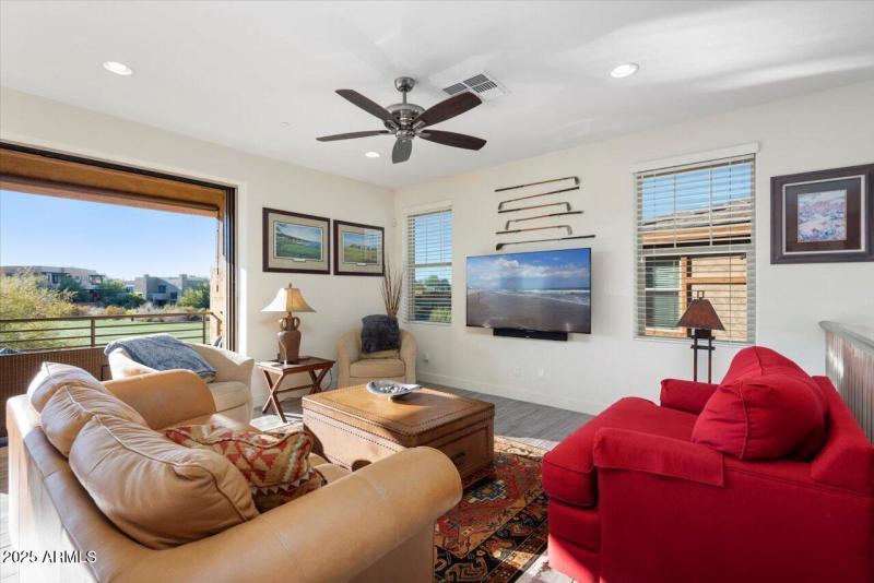 08-10260 E White Feather Ln