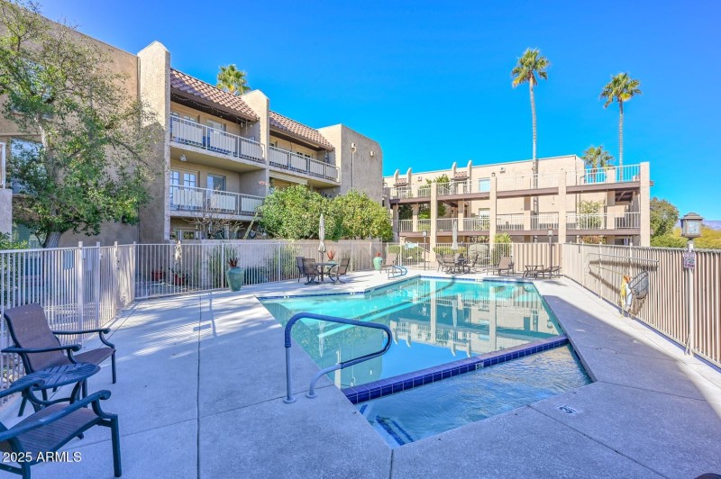 Community Pool-Spa