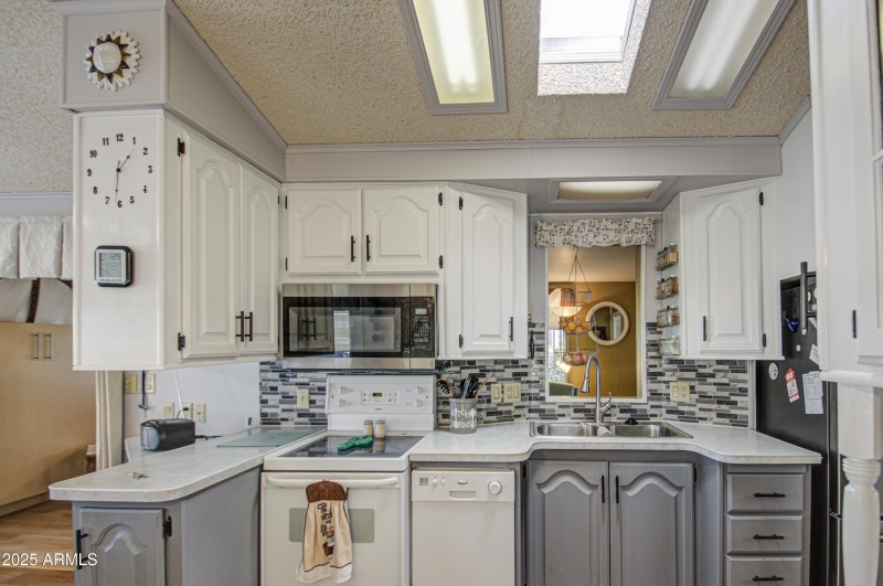 Kitchen 4