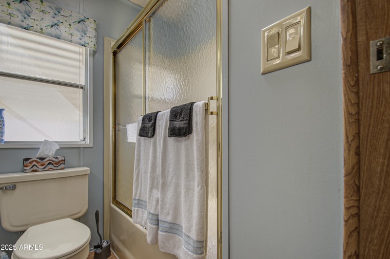 Bathroom-pic 3