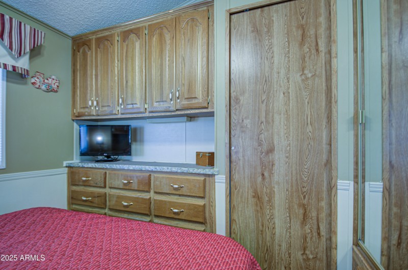 Bedroom-pic 3