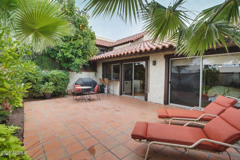 Lush tiled patio