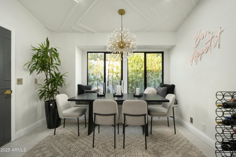 Eat-In Kitchen