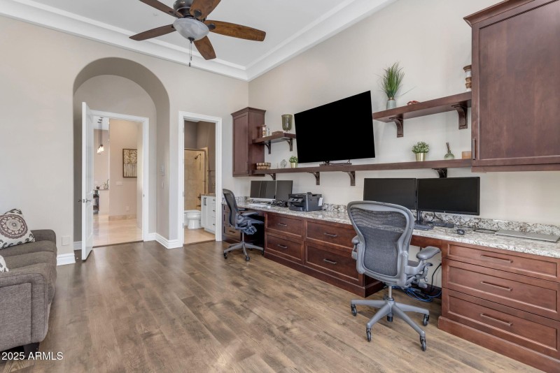 Bedroom En Suite or Office