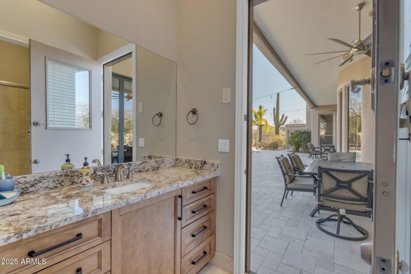 Bath to Backyard (En Suite 1)