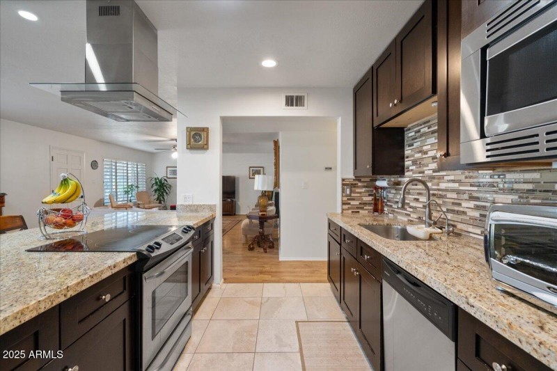 14-Kitchen