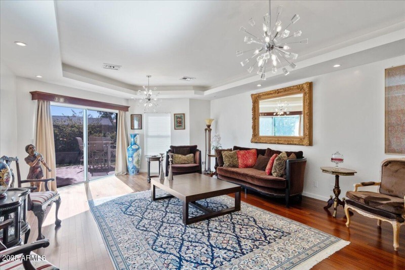 21-Large Family Room