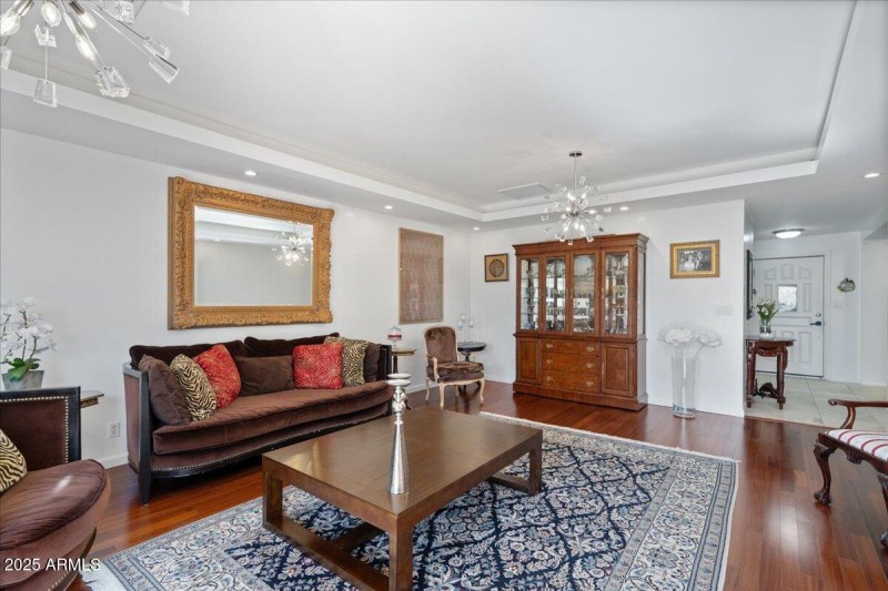23-Large Family Room