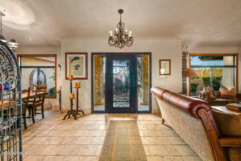 14-web-or-mls-Entry Way