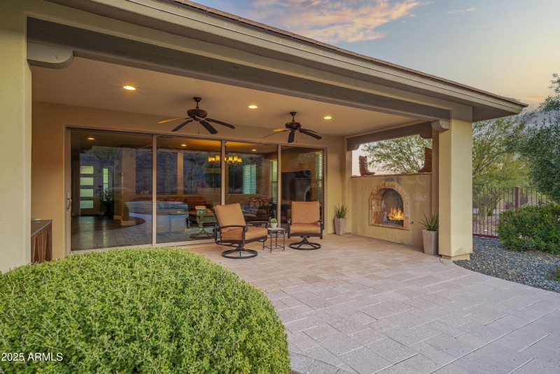 fireplace -patio