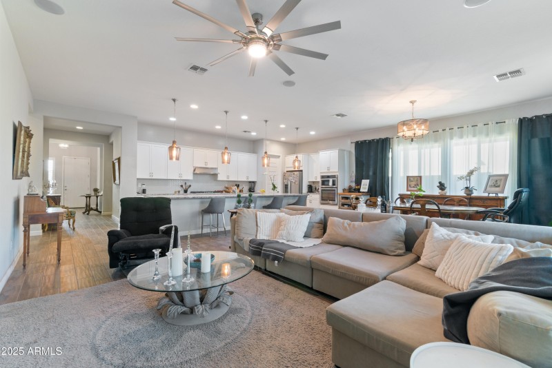 21_12349 n 145th ave-21
