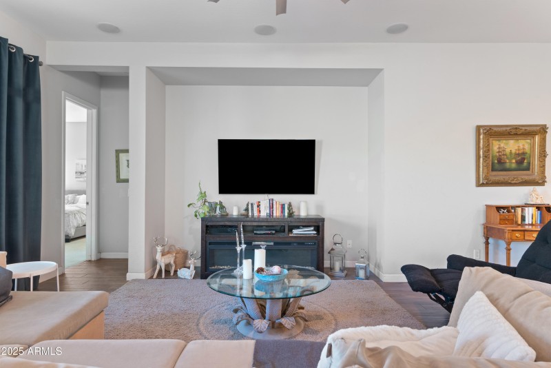19_12349 n 145th ave-19