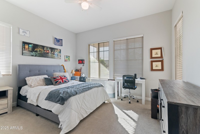 32_12349 n 145th ave-32