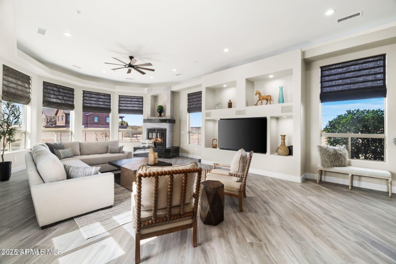 Living Room 03