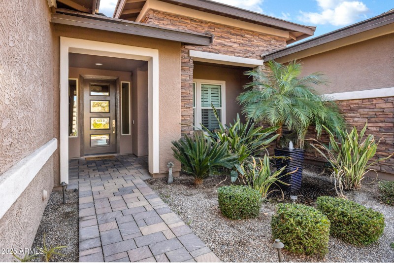 1783 E Desert Broom Pl-6