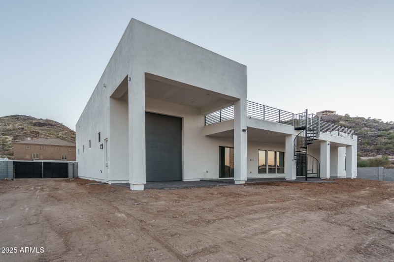 40) BACK OF HOME