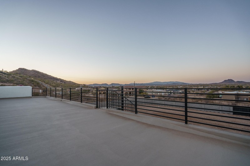 43) OBSERVATION DECK