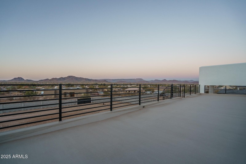 44) OBSERVATION DECK