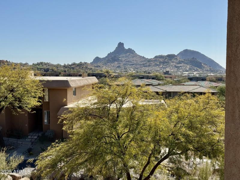 1008 pinnacle peak view