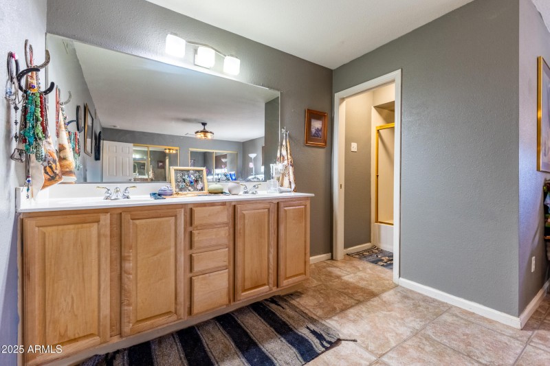 10212 S 47th Ave-17