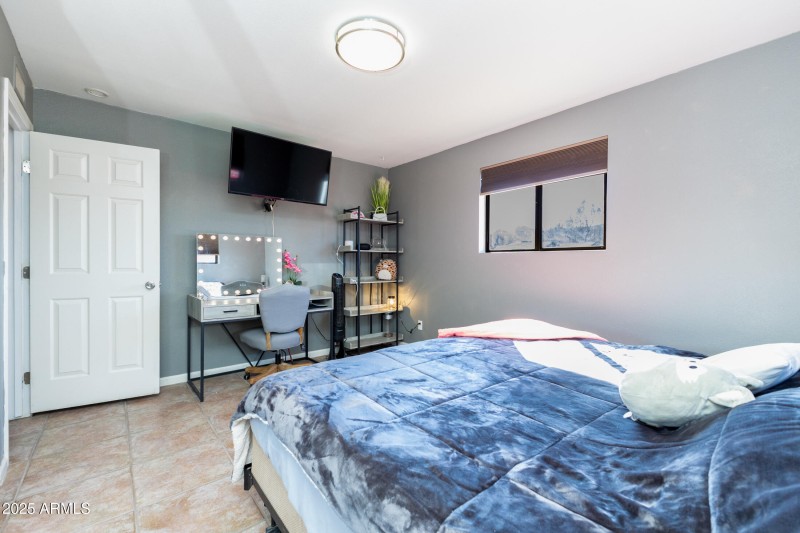 10212 S 47th Ave-19