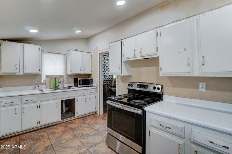 4302 W Dobbins Rd-11