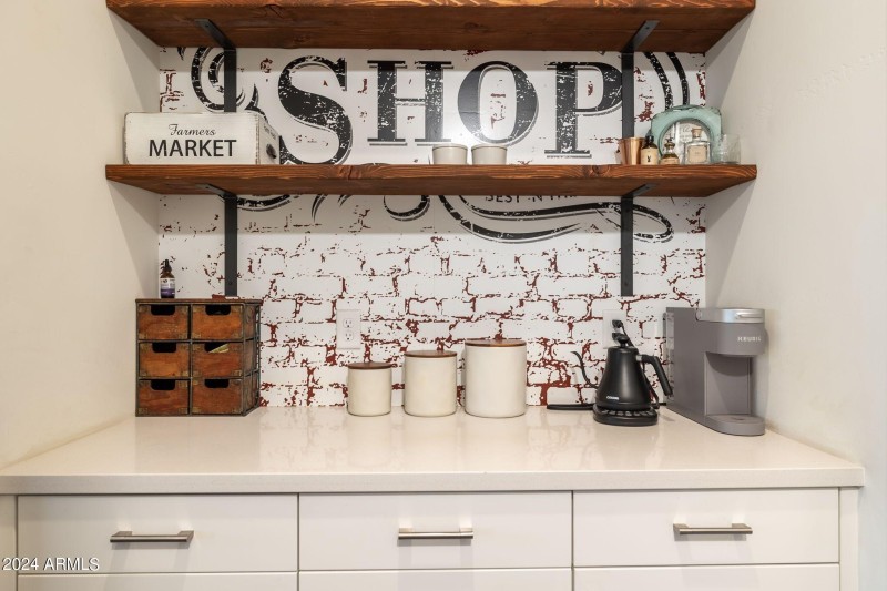 Kitchenshelves