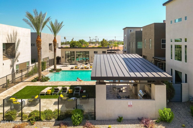 Pool2