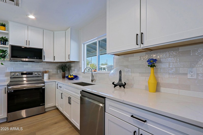 Kitchen 12