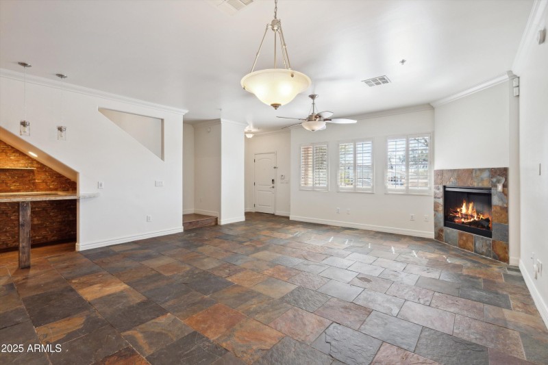 04-Living Area