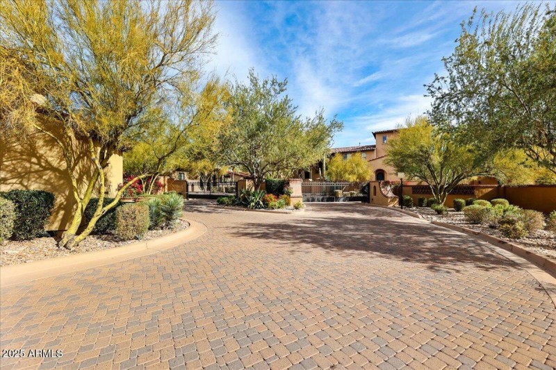 27-Gated Community