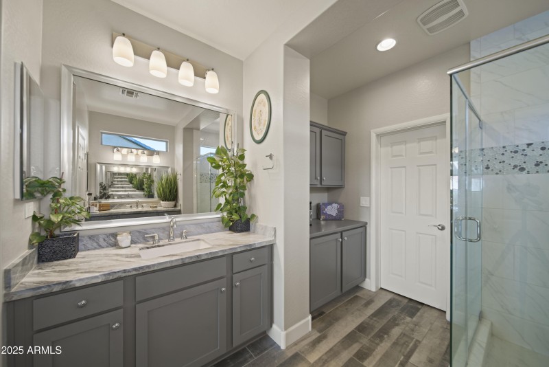 4413 Noble Dr 00018