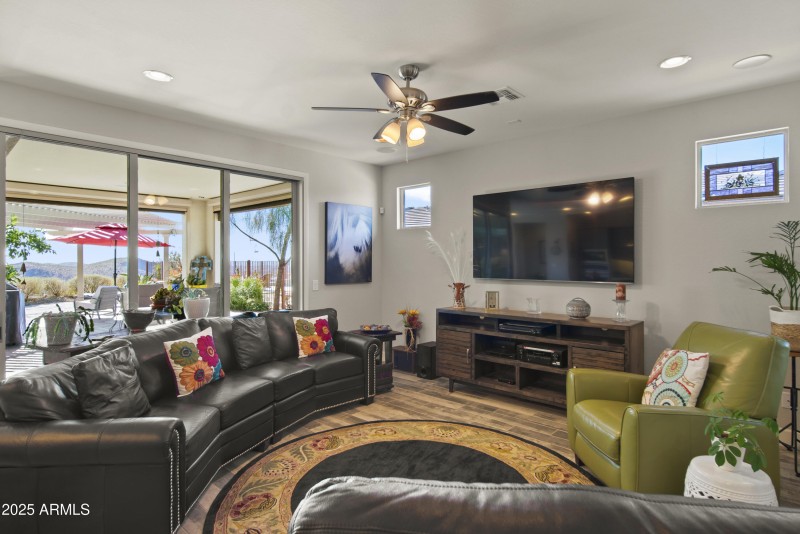 4413 Noble Dr 00024