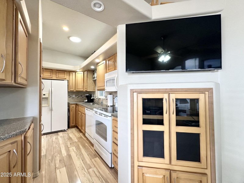 TV/ ENTERTAINMENT WALL
