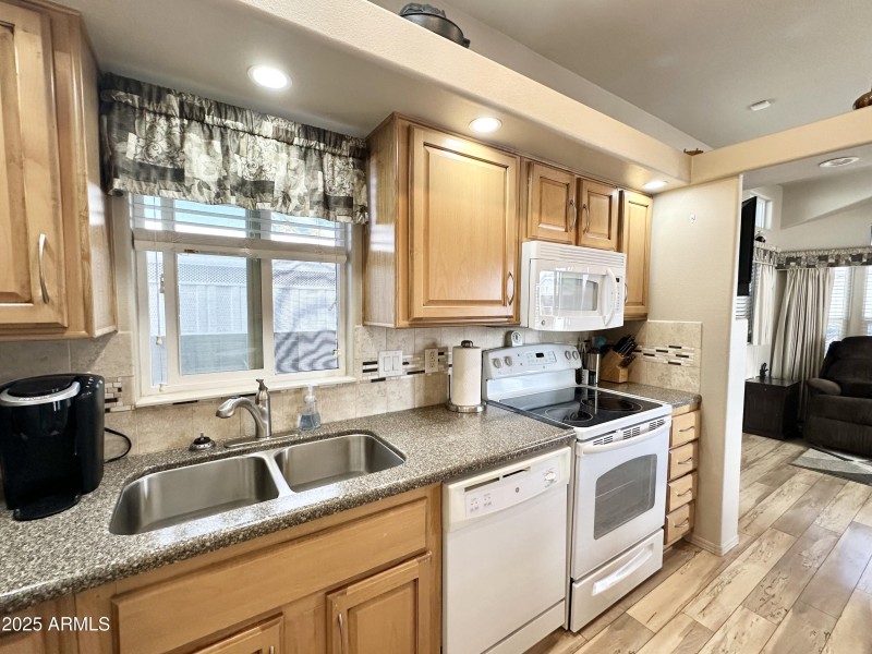 FULL SIZE DISHWASHER