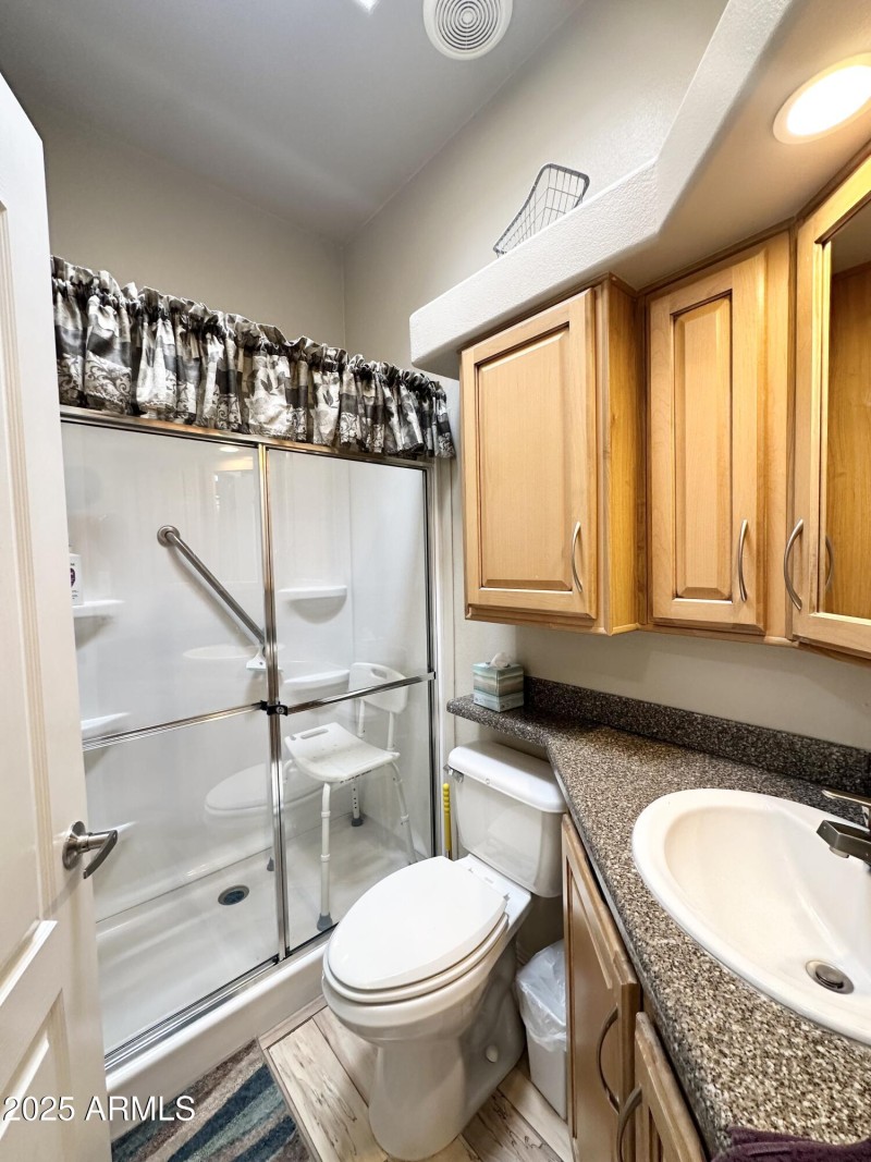ROOMY BATHROOM