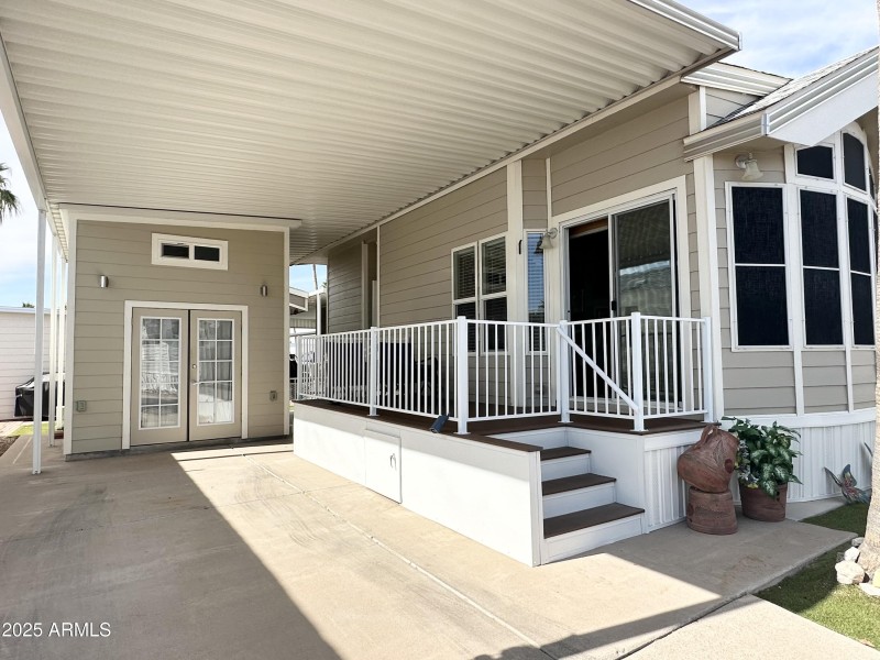 ROOMY CARPORT