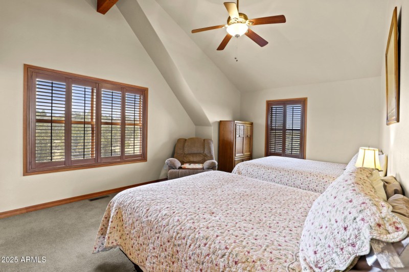 upstair guest bed 1