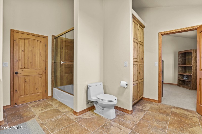 upstairs jack and jill bath