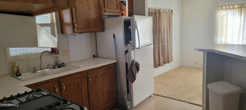 Kitchen & Dining