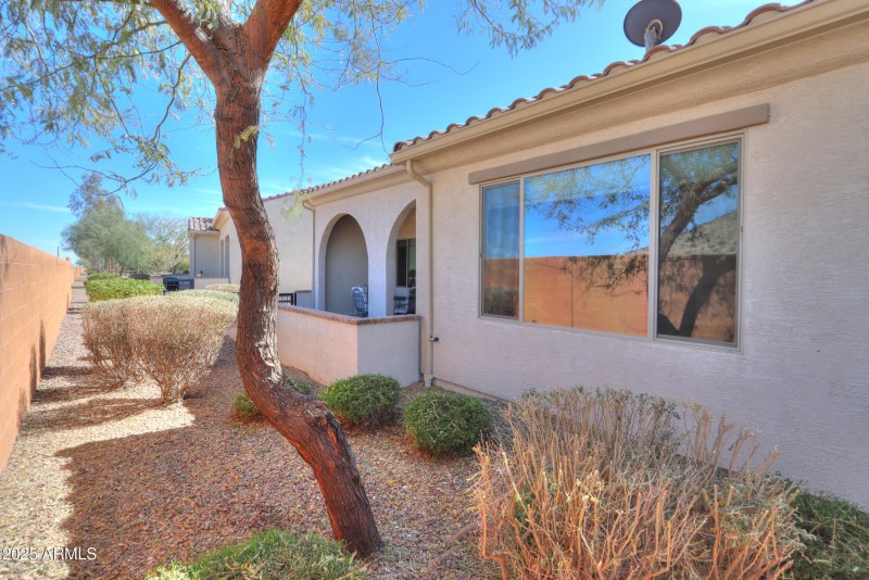 HOA maintains exterior