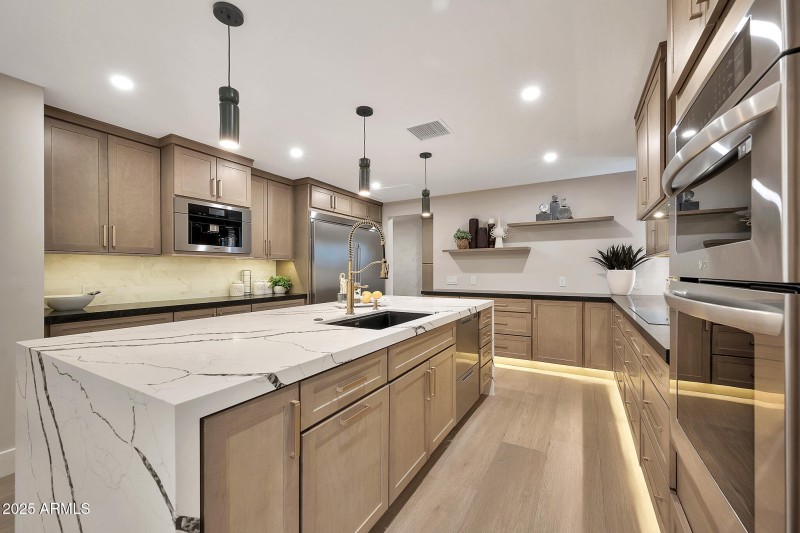 1955 E Greenway Rd-21