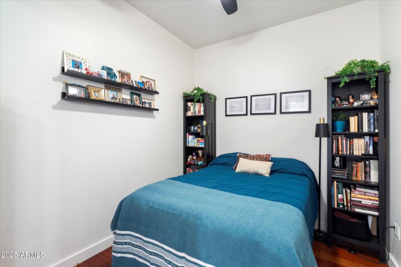 Den/2nd Bedroom