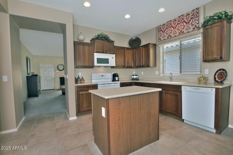 6614 W Victory Way Florence AZ-large-014