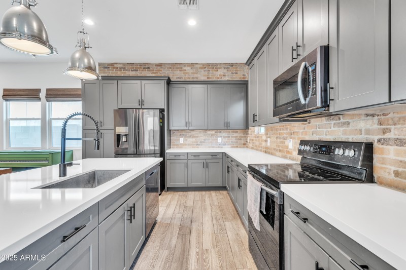 367 Kitchen 1